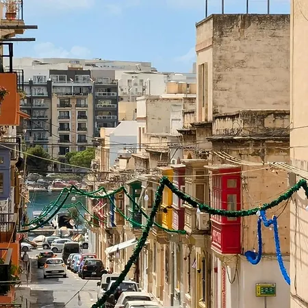 Stylish & Quiet 2bed 2bath Between Valletta & Sliema