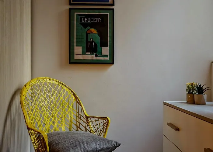 Stylish & Quiet 2bed 2bath Between Valletta & Sliema