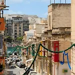 Stylish & Quiet 2bed 2bath Between Valletta & Sliema