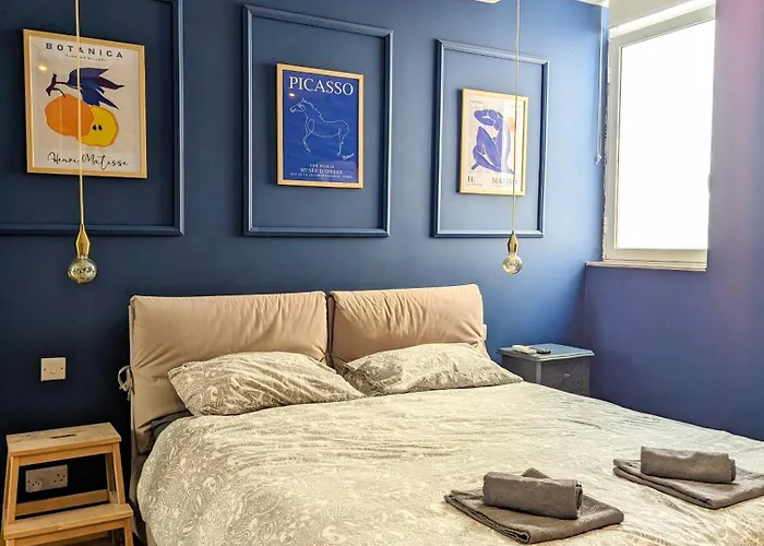 Stylish & Quiet 2bed 2bath Between Valletta & Sliema Apartament